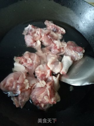 砂锅鸡子炖冬瓜的做法步骤：1