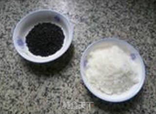 黑芝麻玉米粥的做法步骤：2
