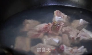 绿豆冬瓜排骨汤的做法步骤：3