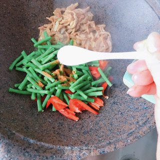 豇豆炒瘦肉的做法步骤：8