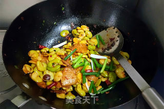 五花肉炒蚕豆的做法步骤：8