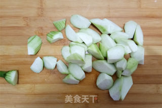丝瓜炒虾球的做法步骤：4