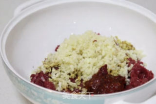 粉蒸牛肉的做法步骤：1