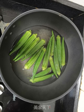 快手小炒——秋葵炒牛柳的做法步骤：3