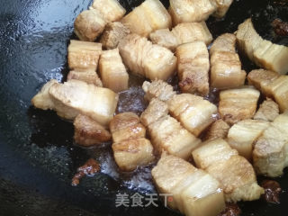 红烧五花肉莲藕的做法步骤：4
