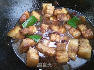 红烧五花肉莲藕的做法步骤：7