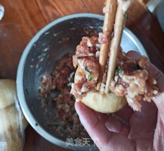 卤油面筋塞肉的做法步骤：5