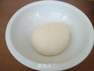 猪肉韭菜馅水饺的做法步骤：1