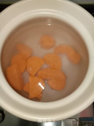 红薯大米粥的做法步骤：2