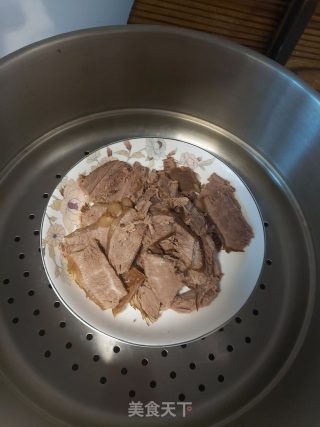 香菜牛肉面的做法步骤：2