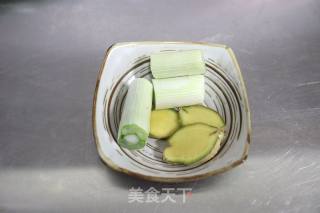 牛尾竹荪汤的做法步骤：3