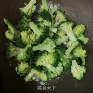 蒜蓉炒西蓝花的做法步骤：5