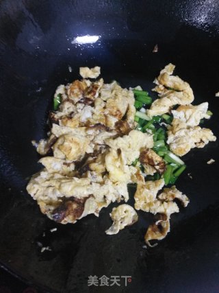 韭菜炒鸡蛋的做法步骤：8