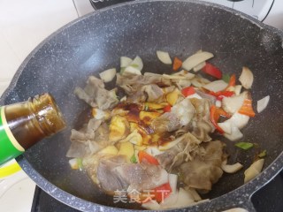 杏鲍菇炒肥牛的做法步骤：6