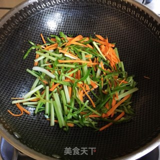 虾仁炒面的做法步骤：7