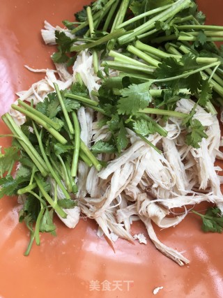 油鸡枞菌拌鸡丝的做法步骤：9