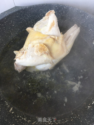 鸡汤山药玉米的做法步骤：1