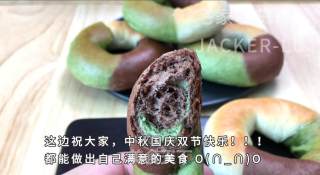 无油三色贝果，健康美味，入口嘎嘣脆，祝大家中秋国庆双节快乐！的做法步骤：16