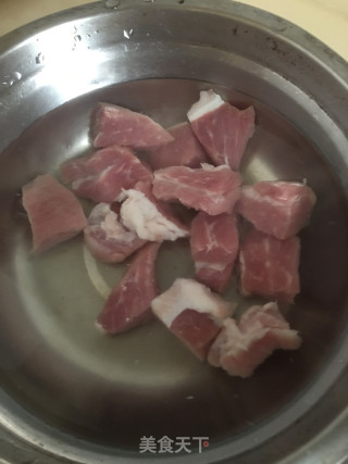 鱼腥草马蹄瘦肉汤的做法步骤：3