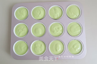 抹茶炼乳杯子蛋糕的做法步骤：9