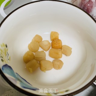 沙虫干贝骨头汤的做法步骤：2