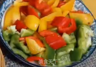 青椒炒八爪鱼的做法步骤：1