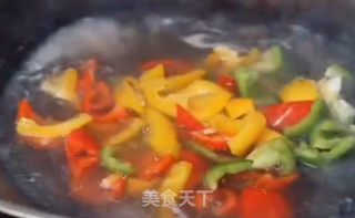 青椒炒八爪鱼的做法步骤：3