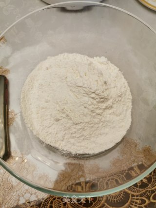 鸡蛋手抓饼的做法步骤：1