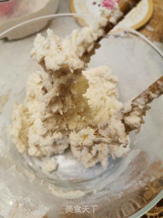鸡蛋手抓饼的做法步骤：2