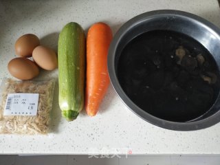 蒸素饺的做法步骤：1
