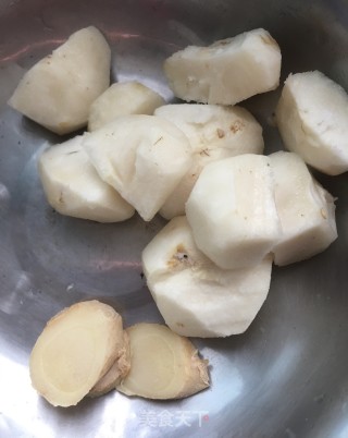 椰青马蹄炖鸡的做法步骤：3