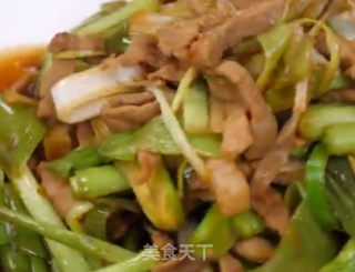 蒜苗肉丝的做法步骤：4