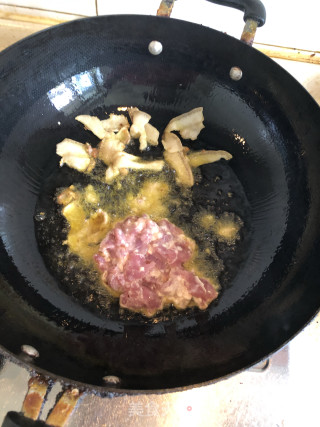 青椒炒肉的做法步骤：5