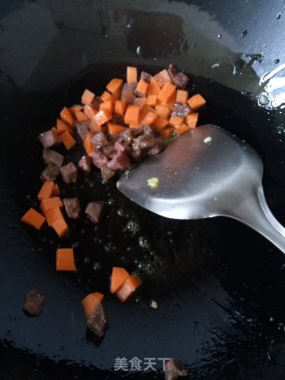 芹菜牛肉炒米饭的做法步骤：4
