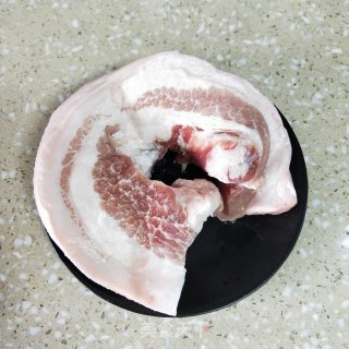 蒜香烤五花肉的做法步骤：1
