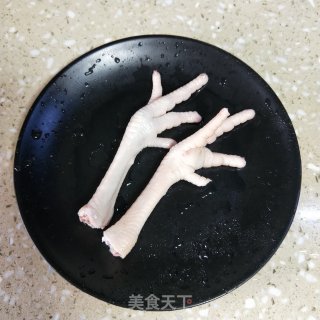 太子参麦冬猪骨汤的做法步骤：2