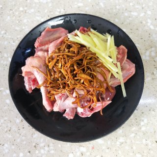 虫草花蒸鸽子肉的做法步骤：3
