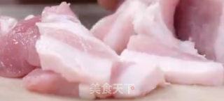 口蘑炒花肉的做法步骤：1