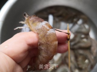 避风塘虾的做法步骤：1