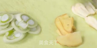 白菜粉丝烧带鱼的做法步骤：3