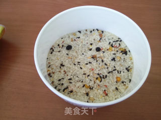鸡肉焖饭的做法步骤：1