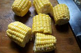花菜甜玉米排骨汤的做法步骤：4