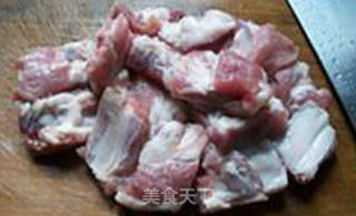 花菜甜玉米排骨汤的做法步骤：5