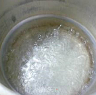 水晶蜜枣大米粥的做法步骤：4