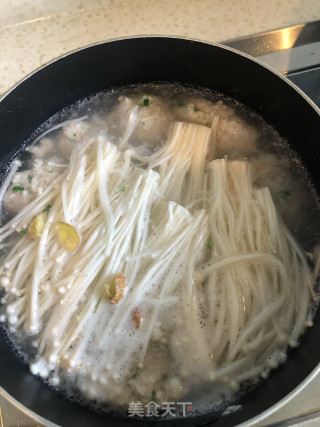 金针菇肉丸子汤的做法步骤：4