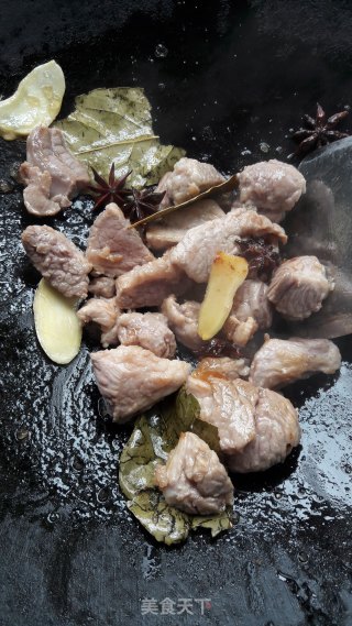板栗烧肉的做法步骤：5