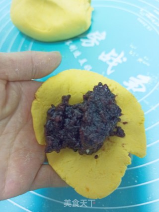 超好吃的南瓜紫米饼的做法步骤：4