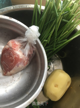 肉末韭菜炒土豆丝的做法步骤：1