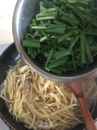 肉末韭菜炒土豆丝的做法步骤：7