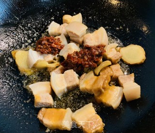 火麻仁干笋烧肉的做法步骤：4